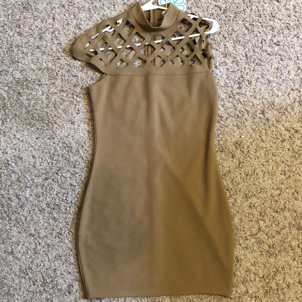 Tan boutique dress - Picture 1 of 4